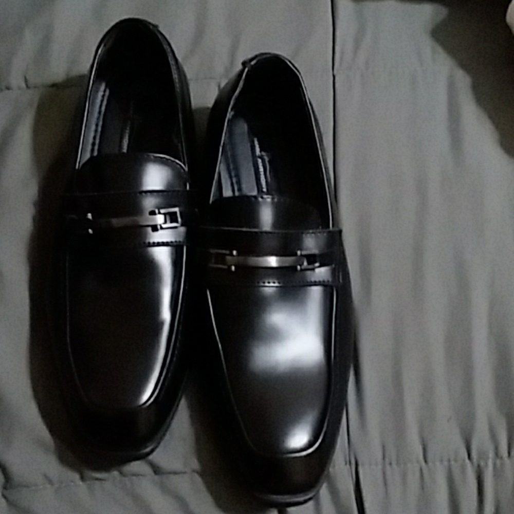 Marc Anthony black shoes